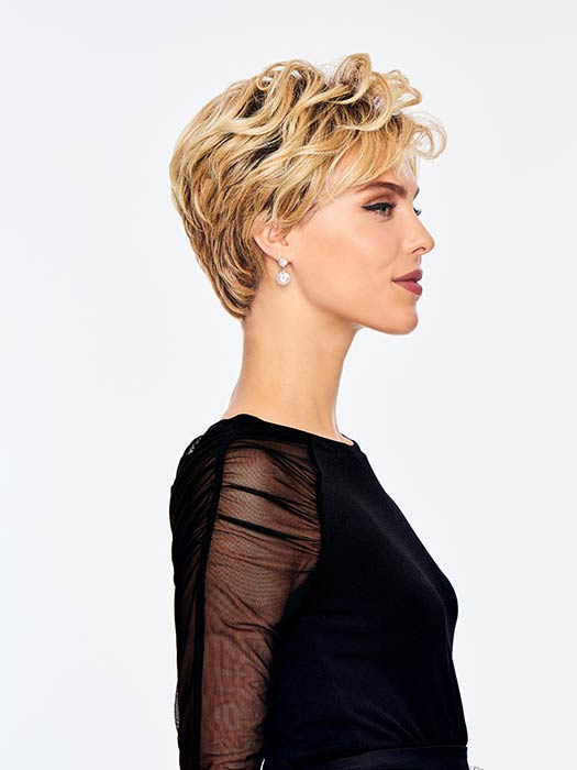 Chic Wavy by Hairdo - Regal Wigs