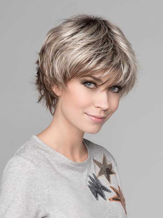 Club 10 by Ellen Wille