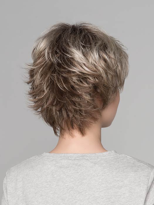 Club 10 by Ellen Wille